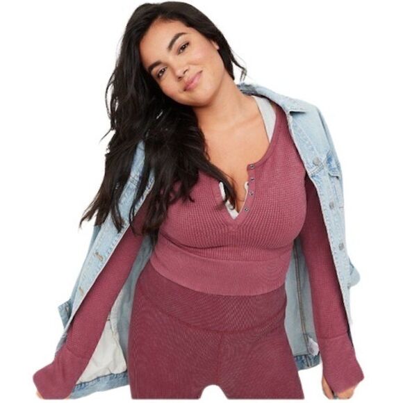 American Eagle Outfitters Tops - OFFLINE Main Squeeze Seamless Waffle Cropped Henley T-Shirt XS Brick Stone